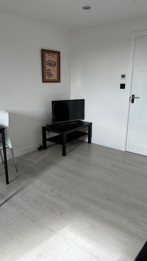 Appartement Stunning New 1 Bedroom *